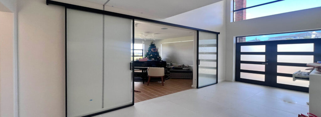 top hung door - NOVA INTERIOR
