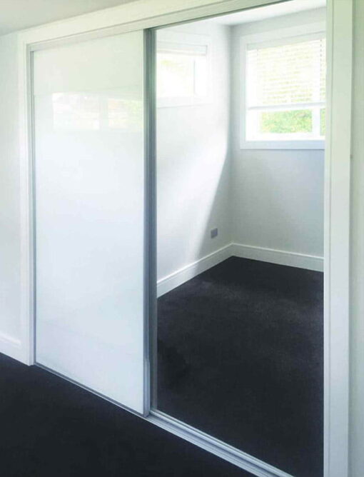 Acrylic-white-and-mirror-sliding-door