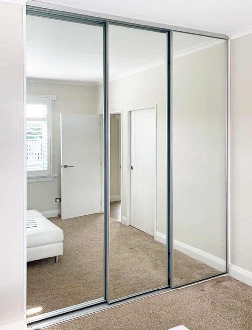 Three-mirror-sliding-door-with-triple-tracks