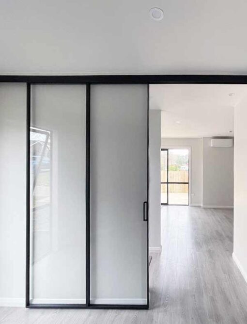 ultra-clear-glass-linkage-sliding-door